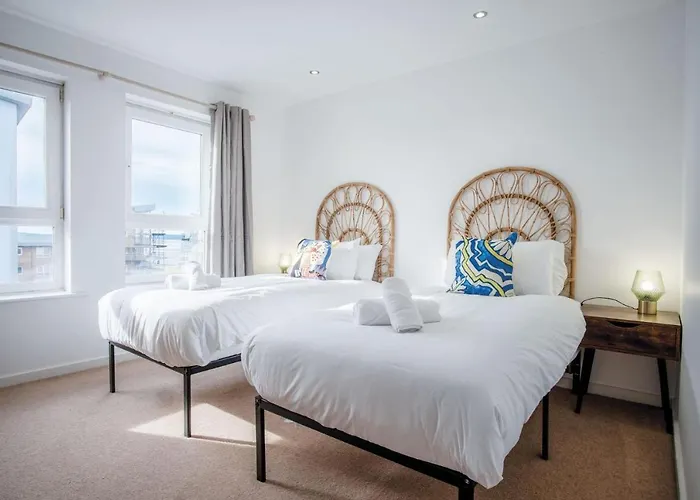 The Penthouse - 3 Bedroom Apartment - Llanelli