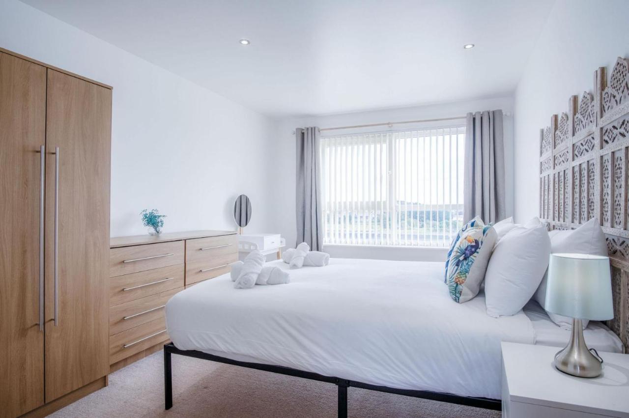 The Penthouse - 3 Bedroom - Apartment *
