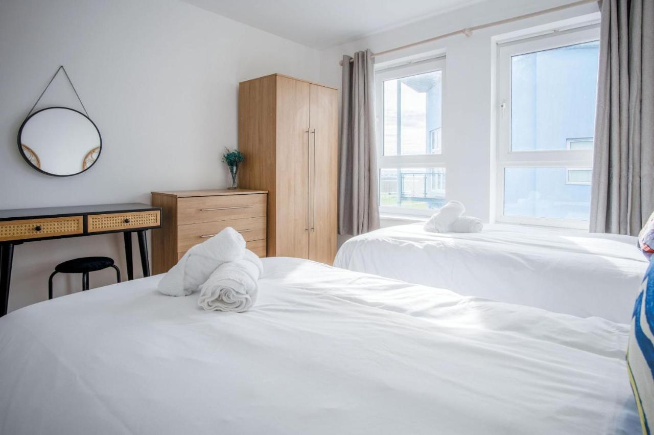 The Penthouse - 3 Bedroom - * Llanelli