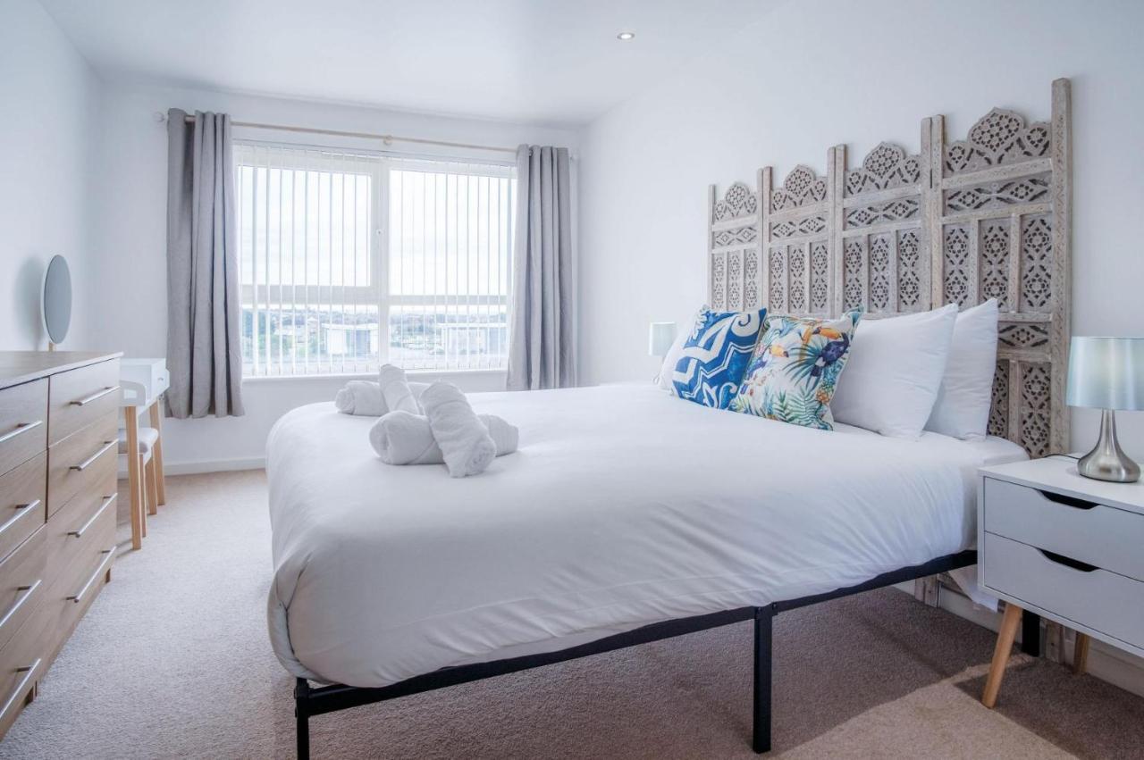 The Penthouse - 3 Bedroom - Llanelli