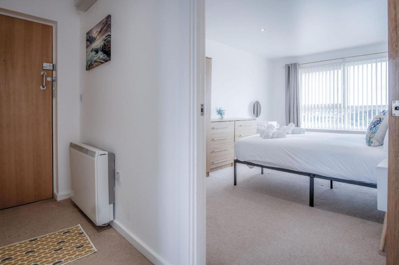 The Penthouse - 3 Bedroom - Llanelli