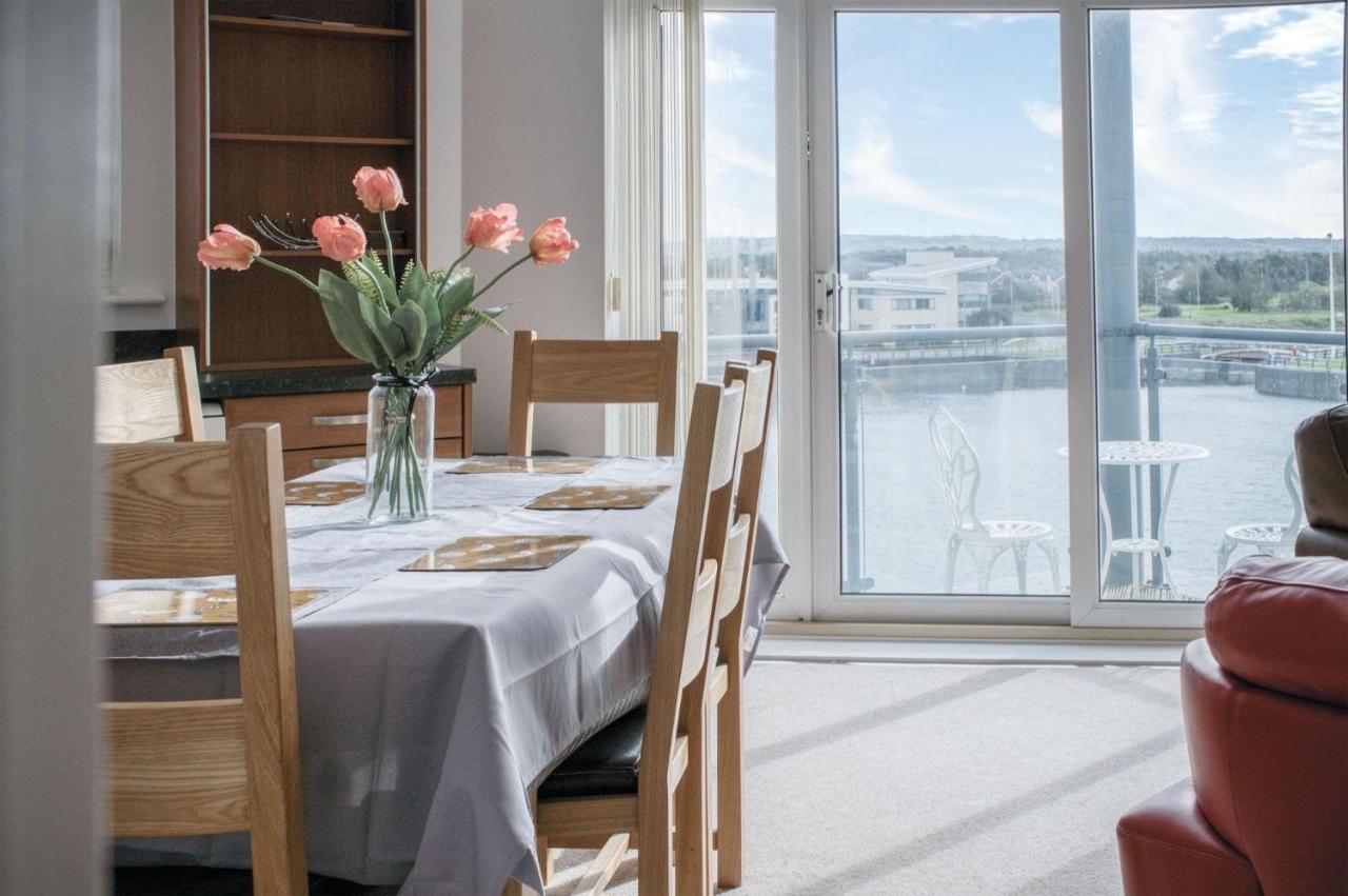 The Penthouse - 3 Bedroom - * Llanelli